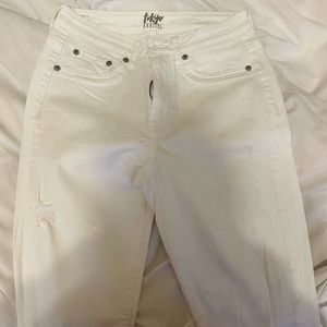 White skinny jeans